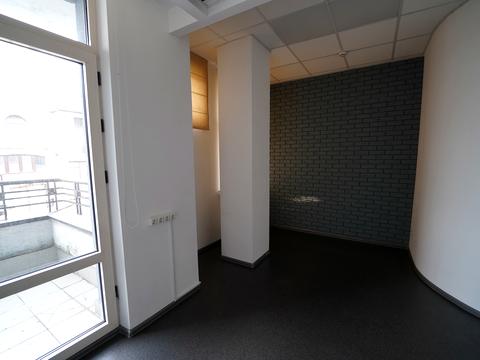 комерційна за адресою Володимирська вул., 38