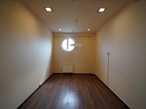 комерційна за адресою Володимирська вул., 38