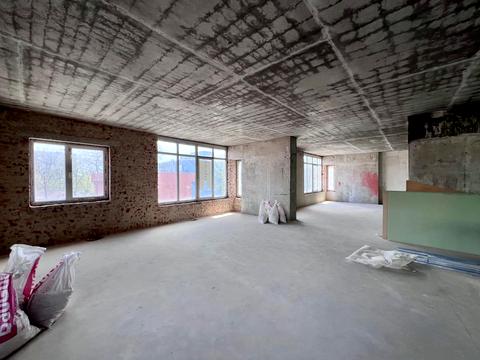 комерційна за адресою Павла Тичини просп., 18-Б