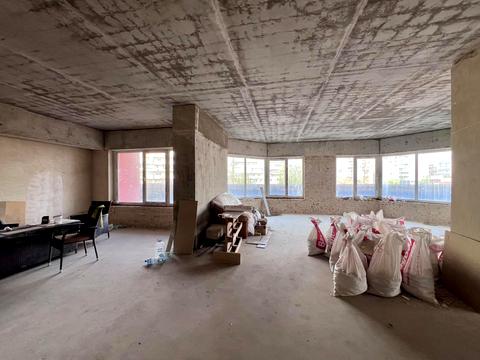 комерційна за адресою Павла Тичини просп., 18-Б