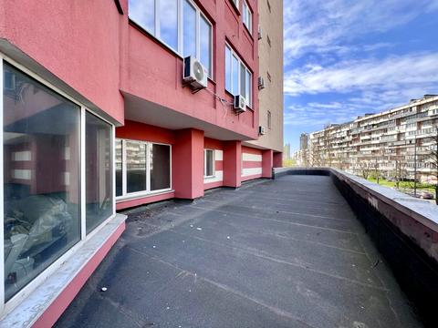 комерційна за адресою Павла Тичини просп., 18-Б