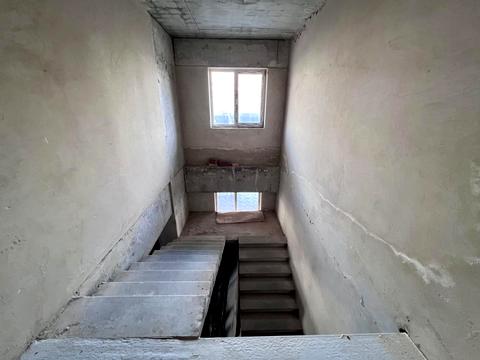 комерційна за адресою Павла Тичини просп., 18-Б