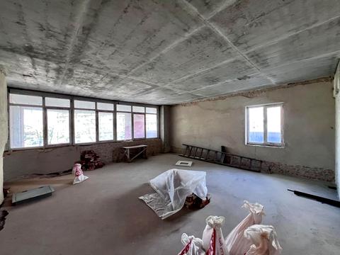 комерційна за адресою Павла Тичини просп., 18-Б