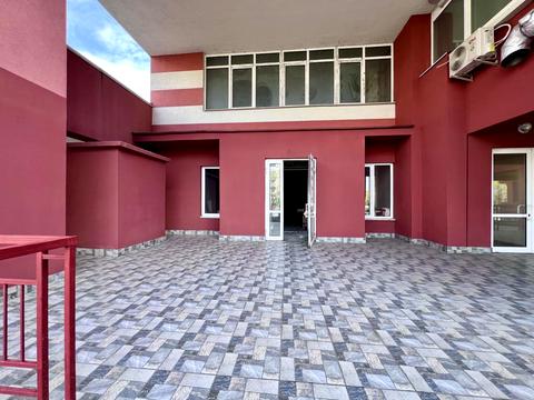 комерційна за адресою Павла Тичини просп., 18-Б