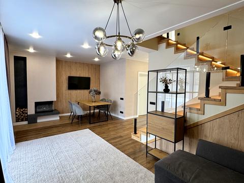 будинок за адресою с. Крихівці, Веселкова