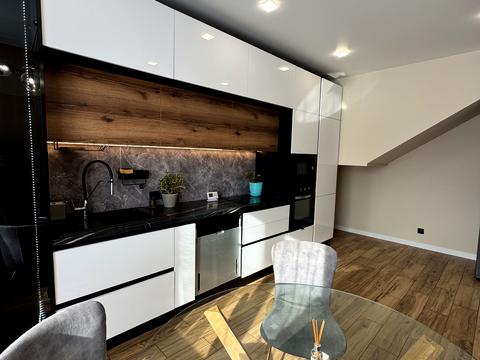 будинок за адресою с. Крихівці, Веселкова