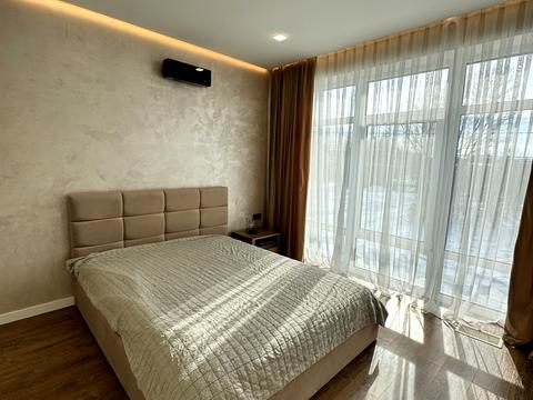 будинок за адресою с. Крихівці, Веселкова