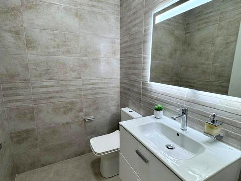 будинок за адресою Будівельників