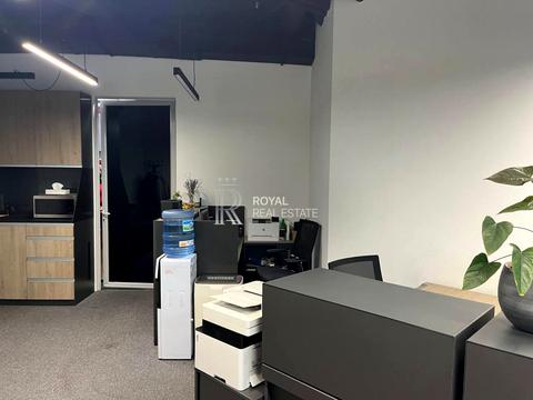 комерційна за адресою Київ, Болсуновська вул. (Сергія Струтинського), 13-15