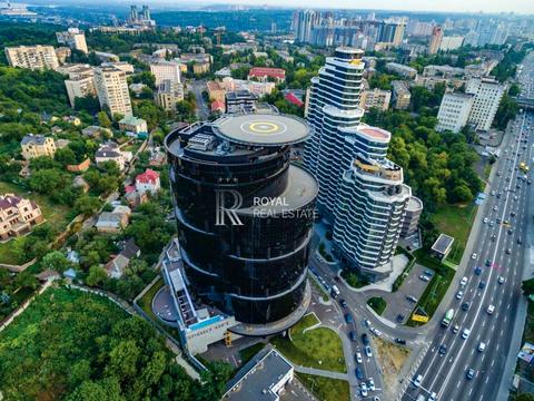 комерційна за адресою Болсуновська вул. (Сергія Струтинського), 13-15