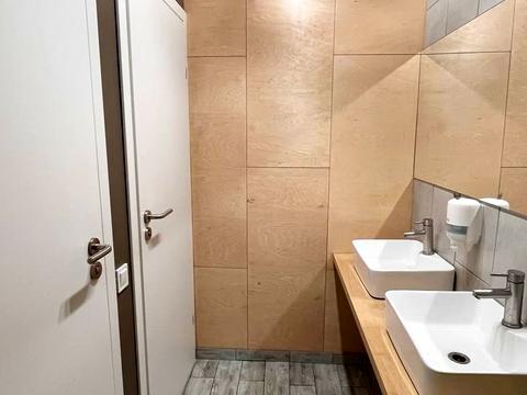 комерційна за адресою Воздвиженська вул., 45-49