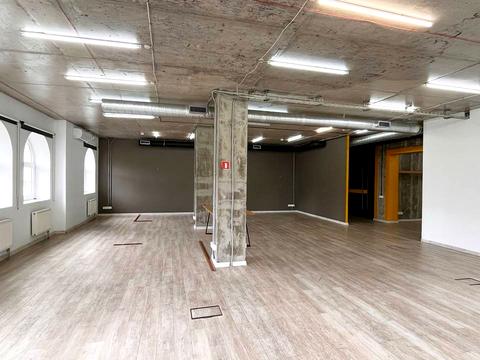 комерційна за адресою Воздвиженська вул., 45-49