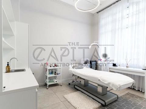 комерційна за адресою Київ, Андрія Верхогляда вул. (Михайла Драгомирова), 15-А