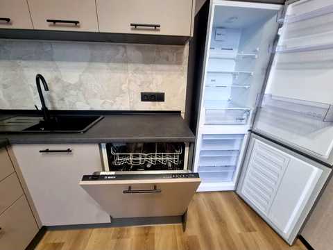 квартира за адресою Причальна вул., 10