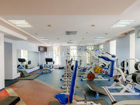 комерційна за адресою Дмитрівська вул., 76