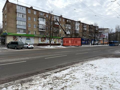 комерційна за адресою Соборна вул. (50 років Жовтня), 3