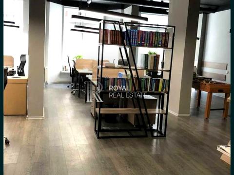 комерційна за адресою Дегтярна вул., 8