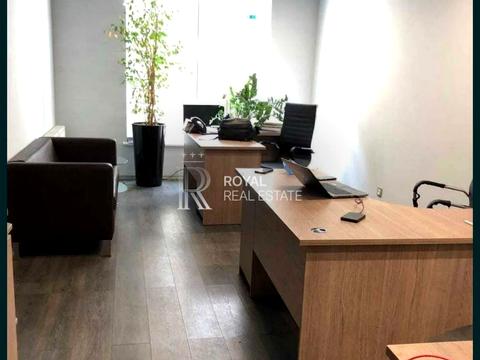 комерційна за адресою Дегтярна вул., 8