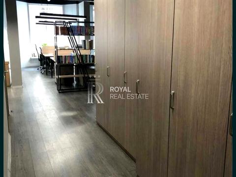 комерційна за адресою Дегтярна вул., 8