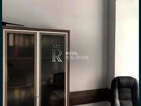 комерційна за адресою Дегтярна вул., 8