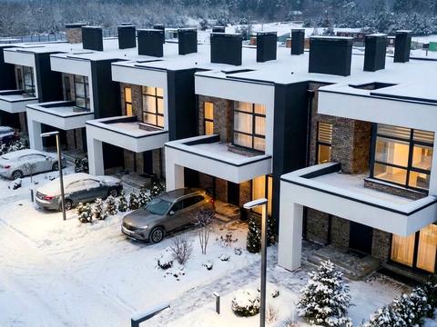 будинок за адресою Вишнева вул., Буд 37