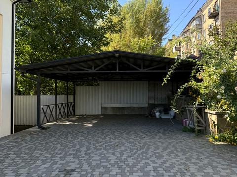 будинок за адресою Стратегічне шосе (Науки)