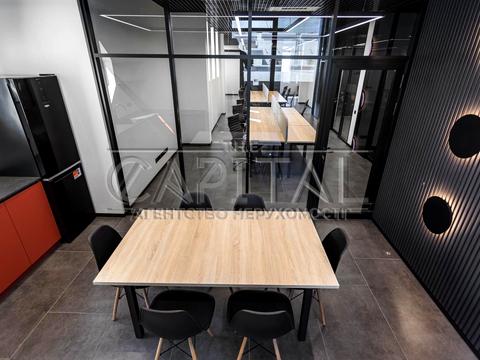 комерційна за адресою Андрія Верхогляда вул. (Михайла Драгомирова), 17