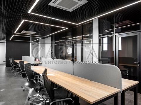 комерційна за адресою Андрія Верхогляда вул. (Михайла Драгомирова), 17