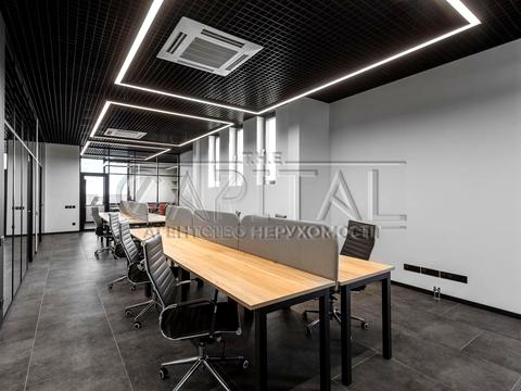 комерційна за адресою Андрія Верхогляда вул. (Михайла Драгомирова), 17