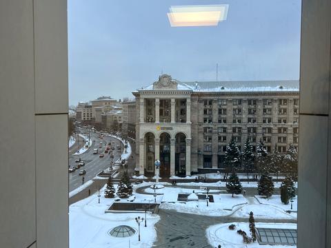 коммерческая по адресу Майдан незалежності, 2