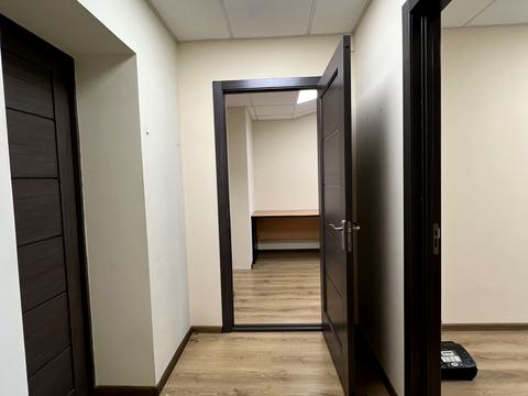 коммерческая по адресу Майдан незалежності, 2