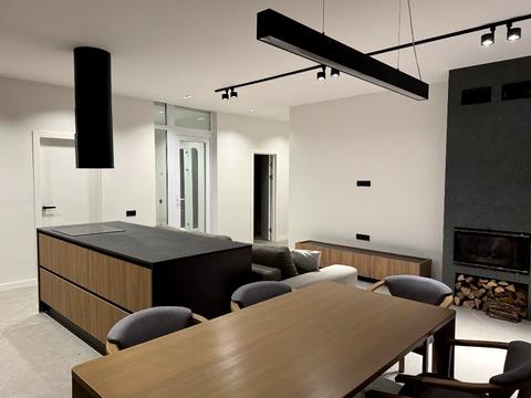 дом по адресу Першотравнева