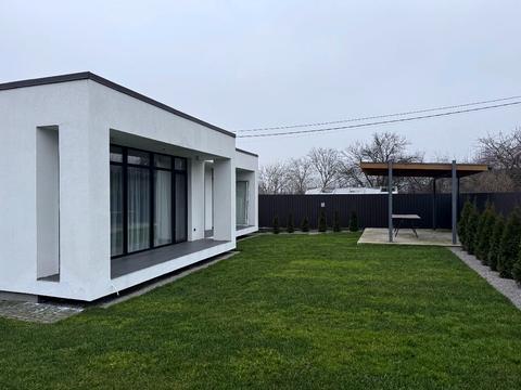 дом по адресу Першотравнева