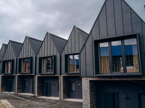 комерційна за адресою урочище Вишні вул., (Будинок)