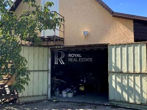 дом по адресу Молодіжна вул.