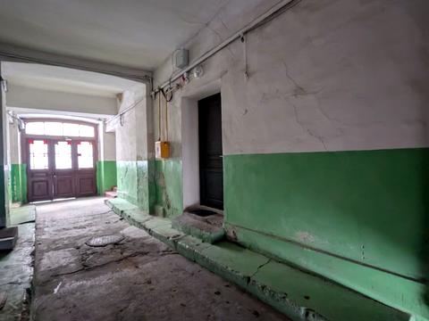 коммерческая по адресу Валовая ул., 21