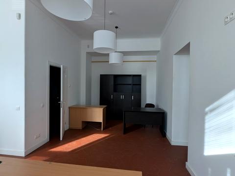 коммерческая по адресу Валовая ул., 21