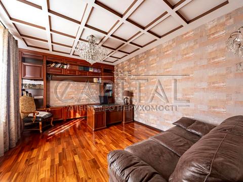 будинок за адресою Богатирська вул.