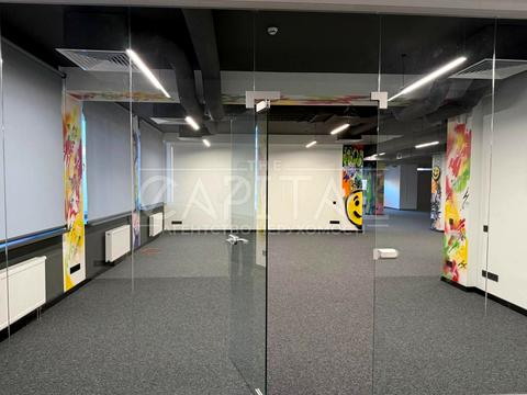 комерційна за адресою Саксаганського вул., 3