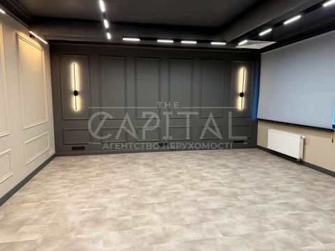 комерційна за адресою Саксаганського вул., 3