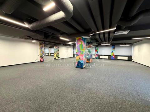 комерційна за адресою Саксаганського вул., 3