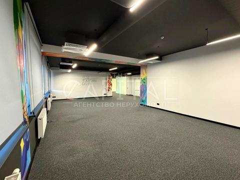 комерційна за адресою Саксаганського вул., 3