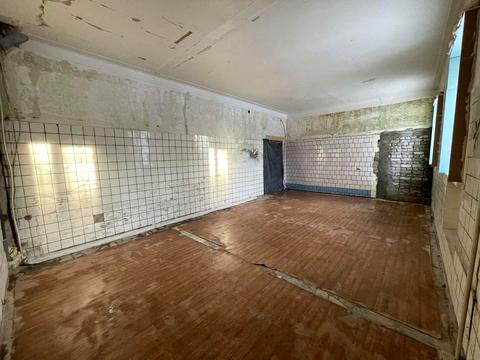 комерційна за адресою Семафорна вул., 5