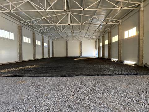 комерційна за адресою Білогородська вул., 44