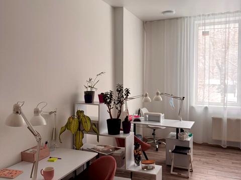 комерційна за адресою Коломийський пров., 17/31а