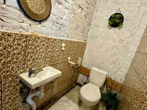 комерційна за адресою Прорізна вул., 13