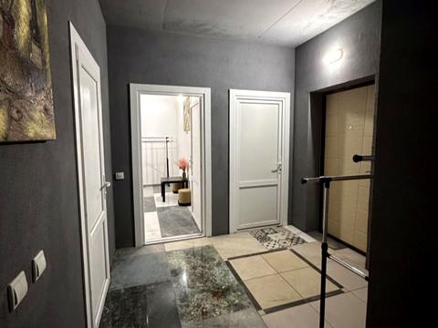 комерційна за адресою Прорізна вул., 13