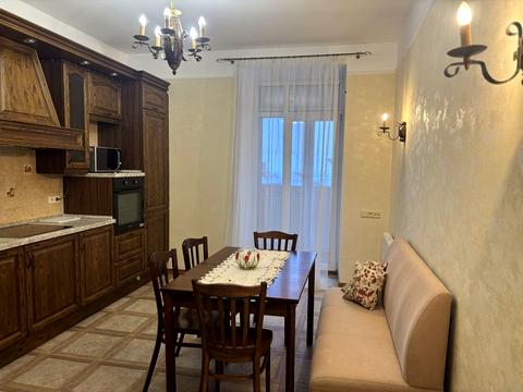 квартира за адресою Почайнинська вул., 70