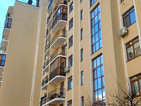 комерційна за адресою Західна вул., 10