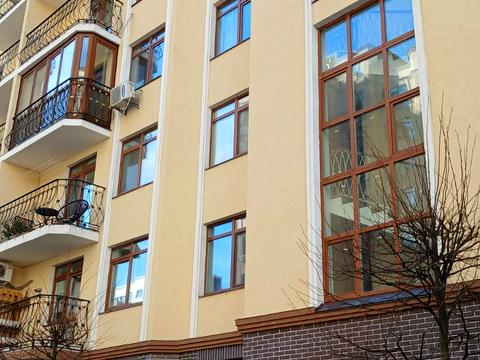 комерційна за адресою Західна вул., 10